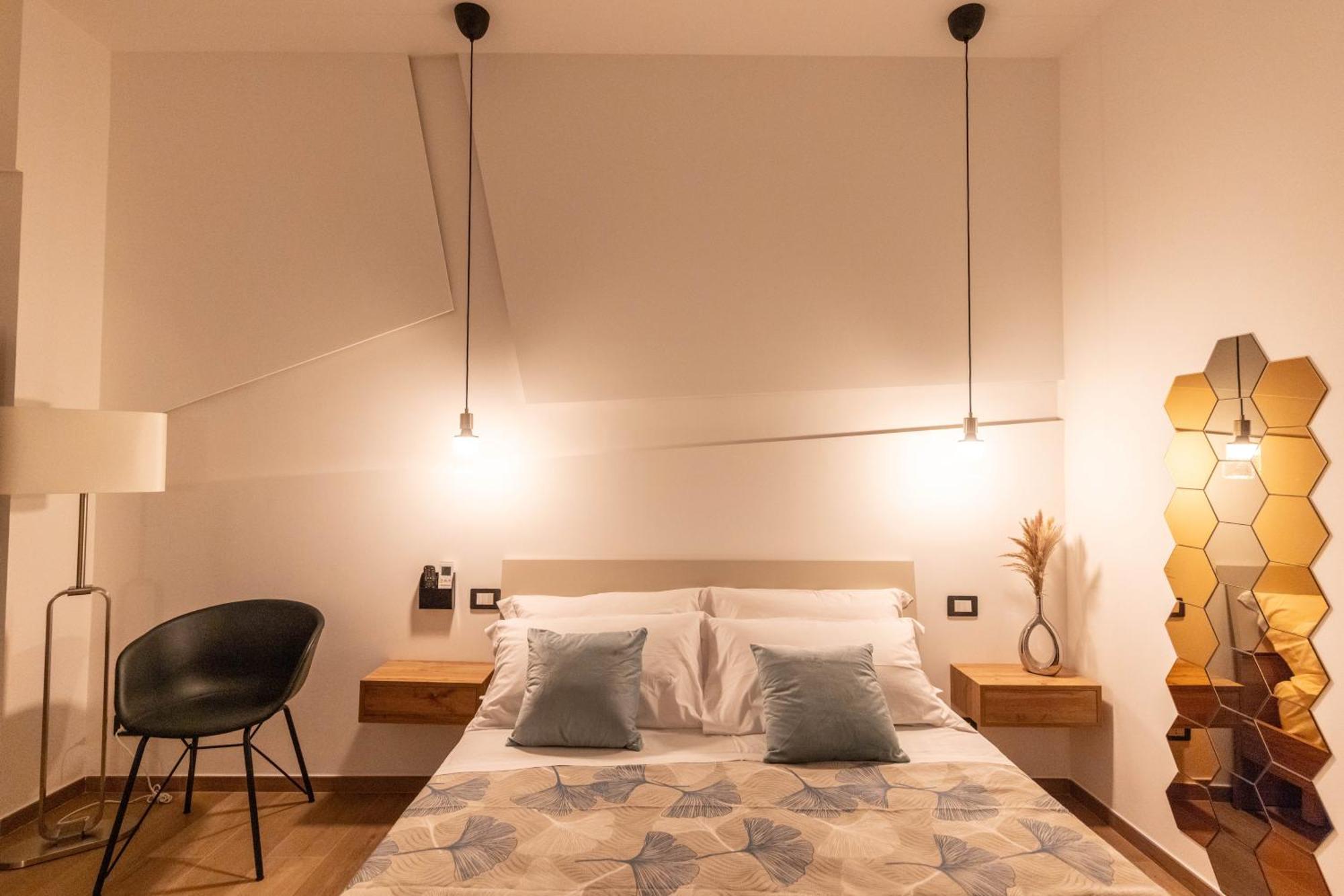 Armony Luxury Suites CTA Room photo